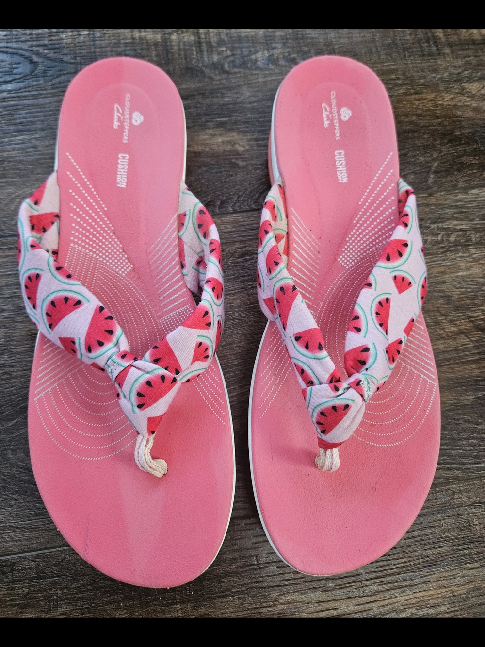 Clarks Cloudsteppers Pink Watermelon Print Flip Flops Sandals Women's Size 11
